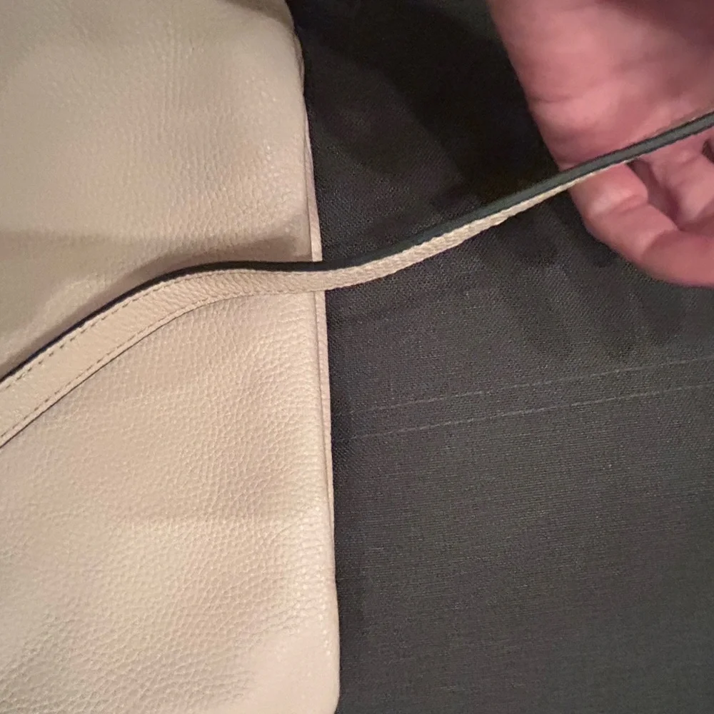 Vince Camuto Cream Crossbody Bag with Sleek Design - Picture 11 of 13